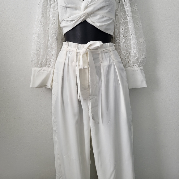 New!!! Set - Picture 2 of 3